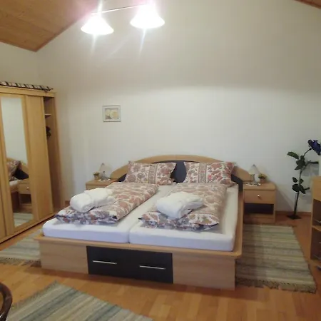 Gasthof-pension Zur Linde Guest house Saldenburg